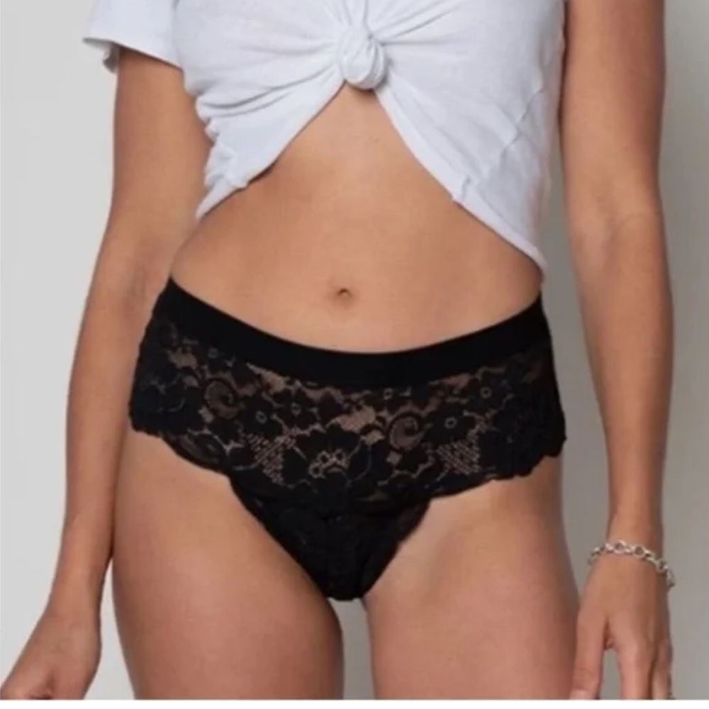 We are HAH Spin Me Panty in Noir